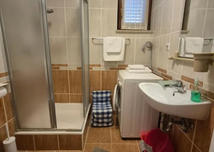 Apartamento Small With Astonishing Seaview, Few Minutes From Beaches Njivice