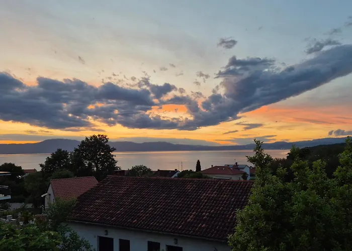 Apartamento Small With Astonishing Seaview, Few Minutes From Beaches