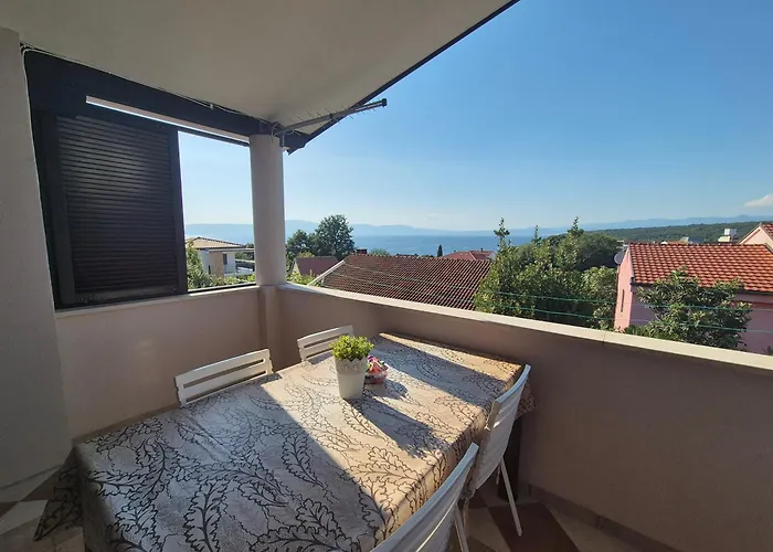 Small With Astonishing Seaview, Few Minutes From Beaches *